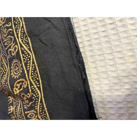 Black "OM" Symbol Meditation Tapestry/Sarong W/ Gold Screen Printed Detail Yoga - Picture 9 of 10